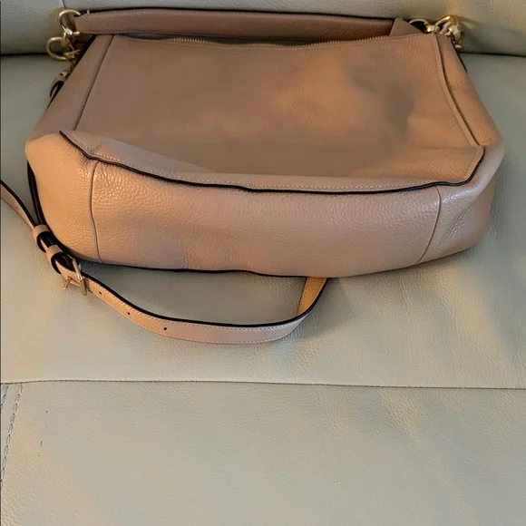 Coach Tan Leather Crossbody Bag. Pebbled leather Hobo in Beachwood - Picture 6 of 7